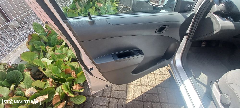 Chevrolet Spark 1.0 L - 10