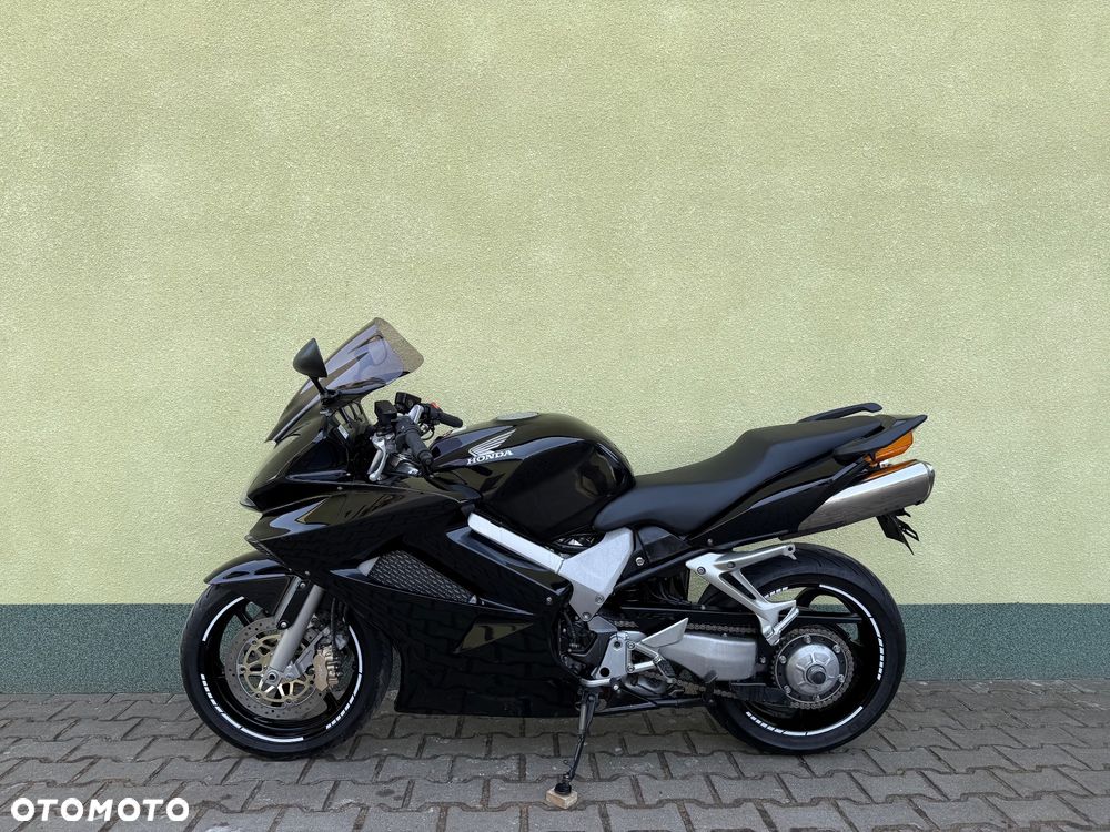 Honda VFR - 25
