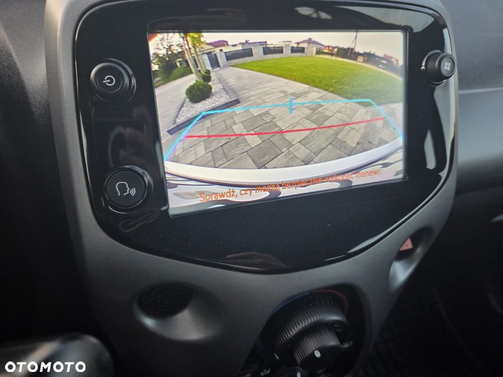 Toyota Aygo x.shift x-play connect - 19