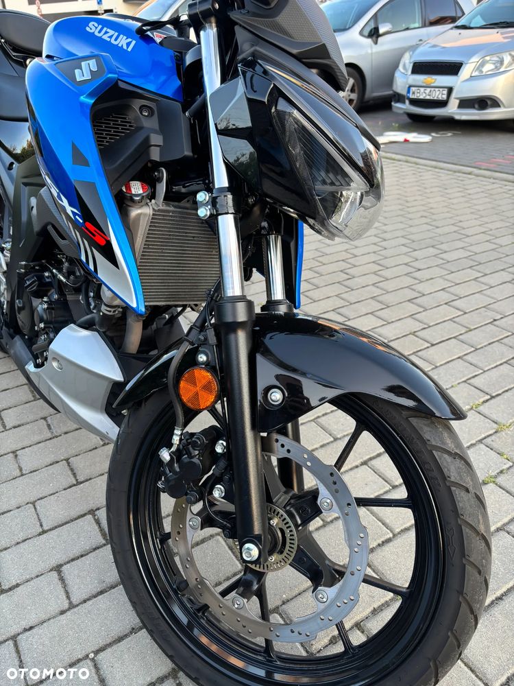 Suzuki GSX - 13