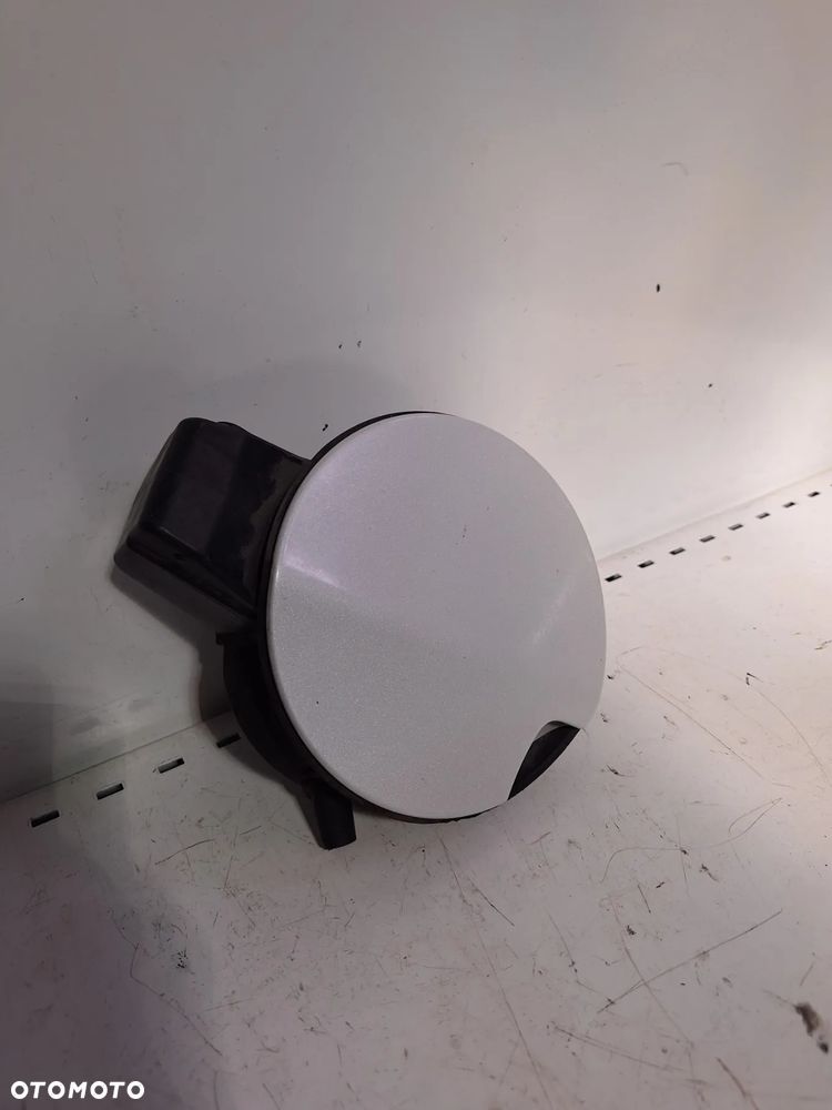 peugeot 5008 klapka wlewu paliwa  KWED (58/7) - 3