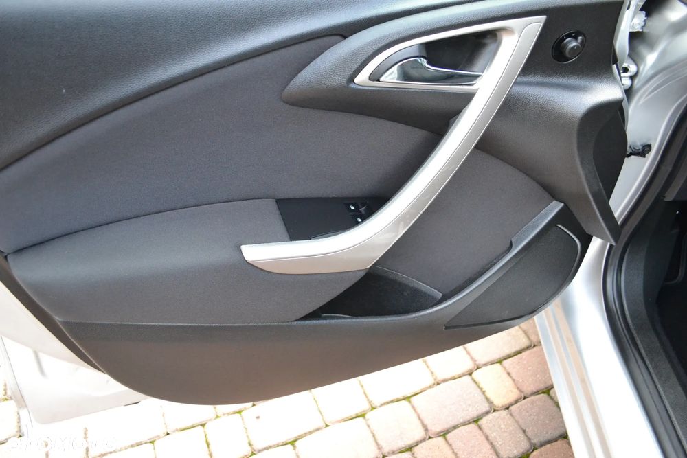 Opel Astra 1.4 T Cosmo EU6 - 18