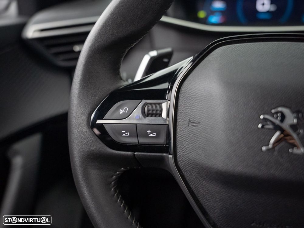 Peugeot 2008 1.5 BlueHDi Allure Pack EAT8 - 19