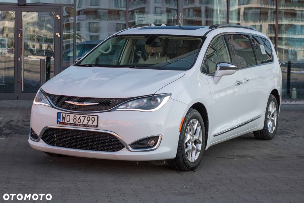 Chrysler Pacifica - 17