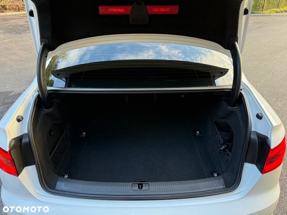 Audi A4 Limousine 40 TFSI Sport S tronic - 35