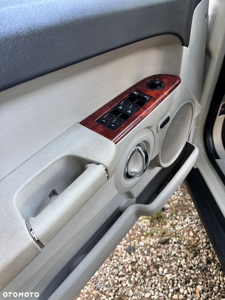 Jeep Commander 5.7 V8 Limited - 16