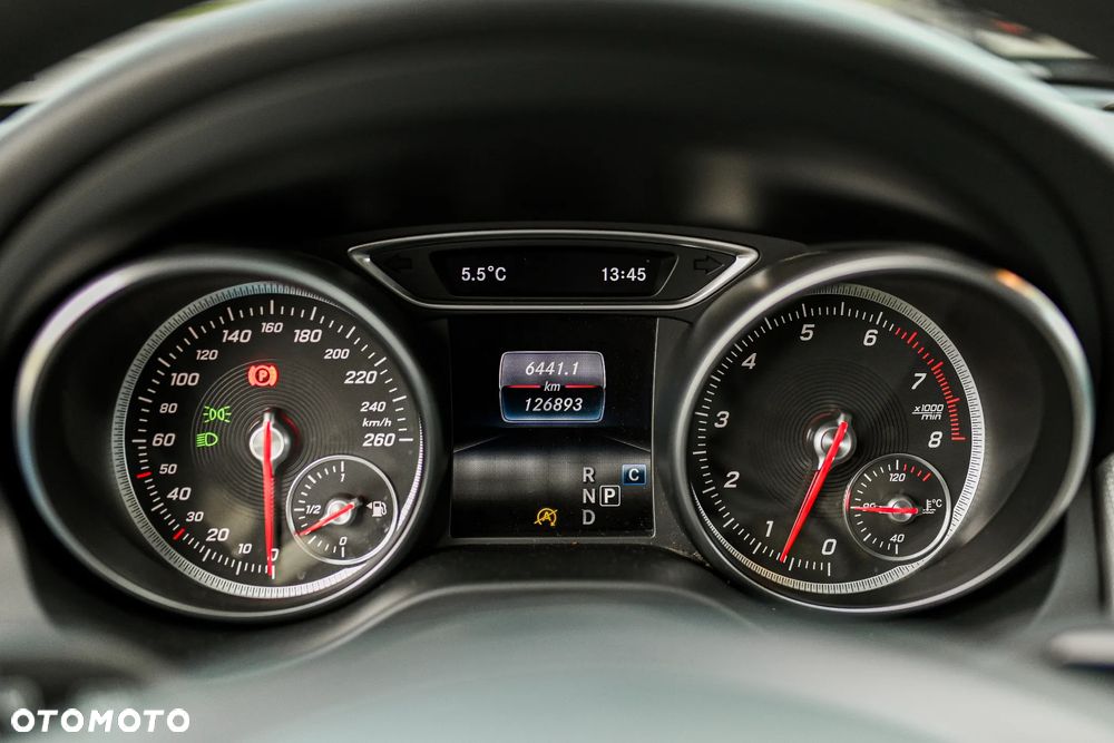 Mercedes-Benz CLA 180 7G-DCT Peak Edition - 25