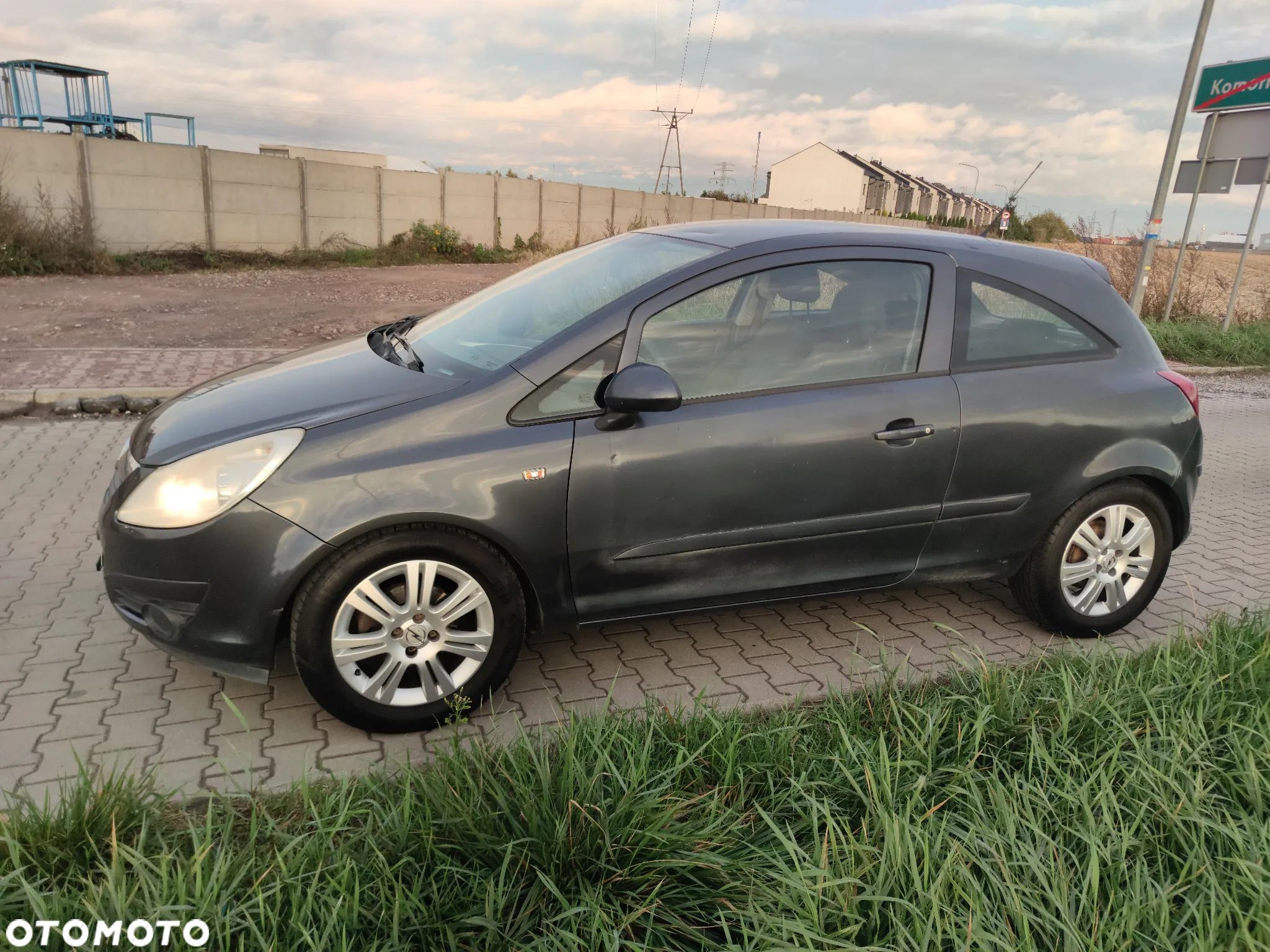 Opel Corsa 1.4 16V Enjoy - 1