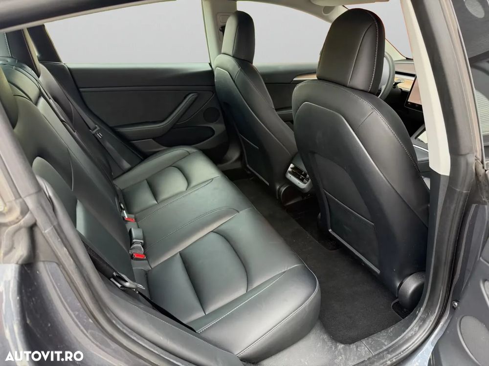 Tesla Model 3 Long Range - 13