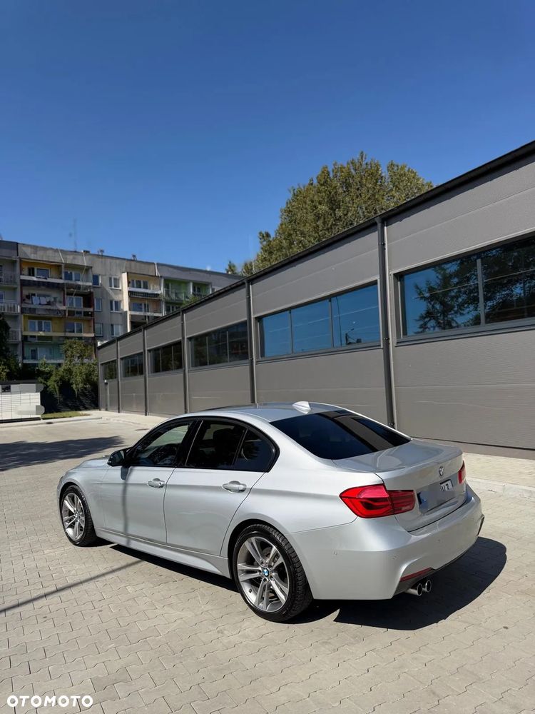 BMW Seria 3 330i xDrive Edition M Sport Shadow - 9