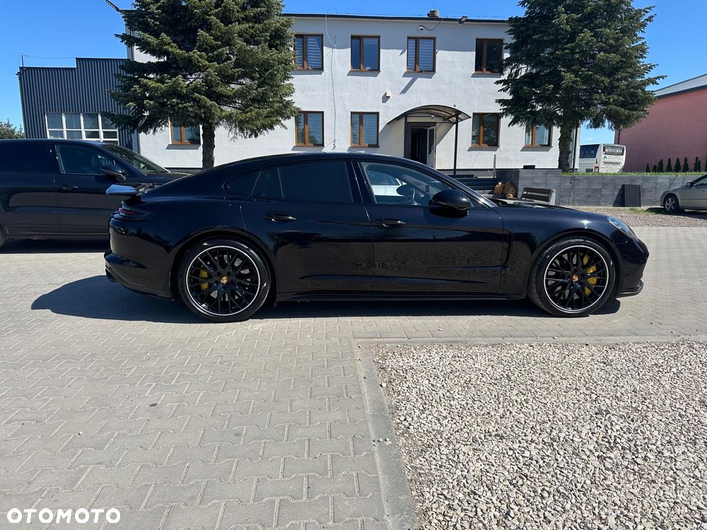Porsche Panamera Turbo - 22