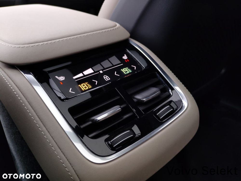 Volvo XC 90 - 30