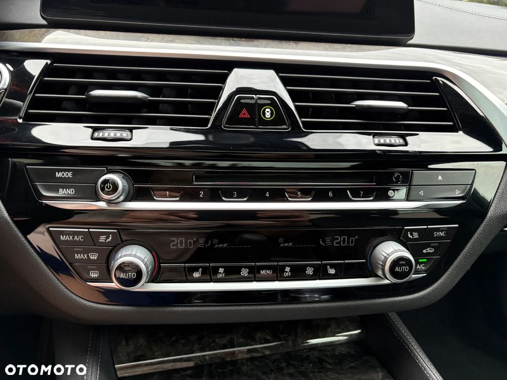 BMW Seria 5 540i Luxury Line - 19