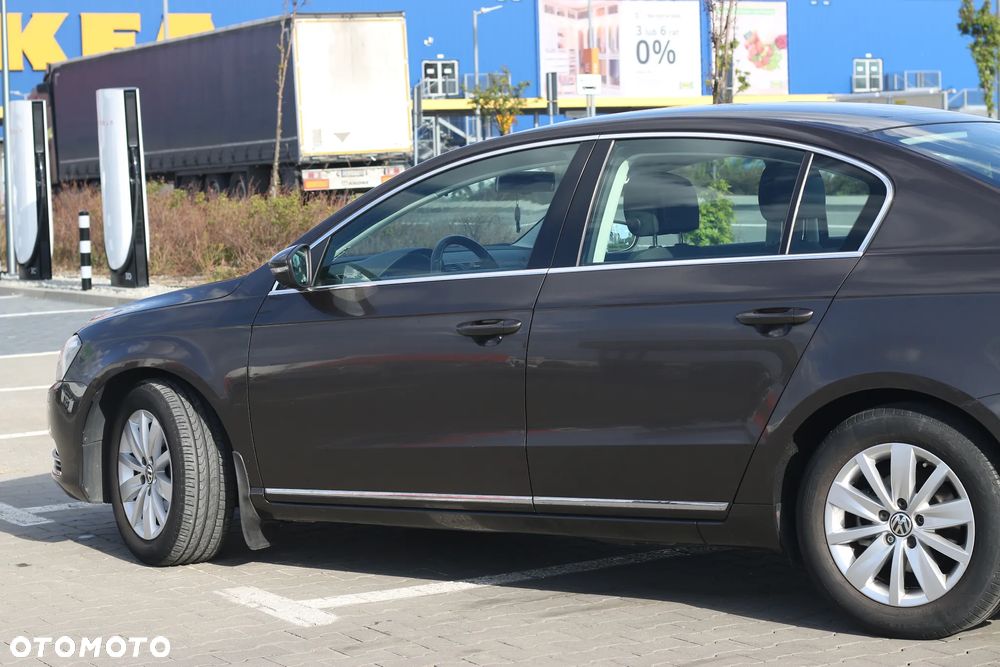 Volkswagen Passat 2.0 TDI Comfortline - 8