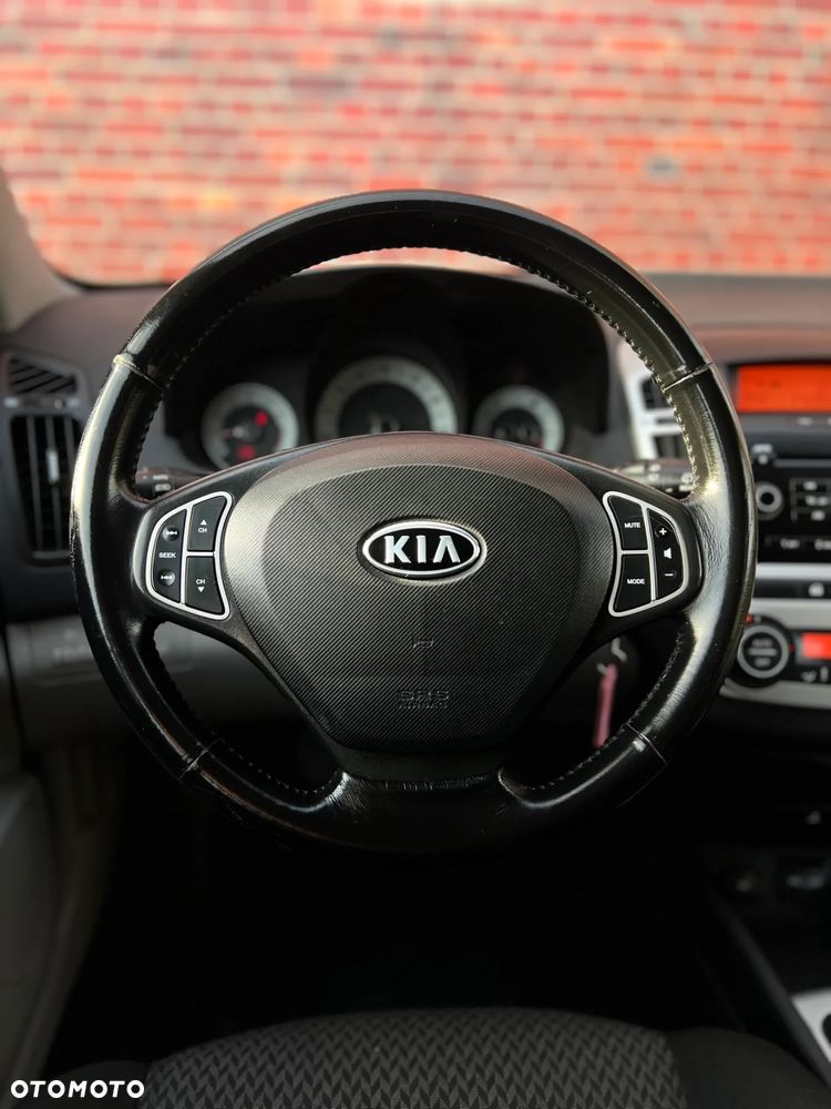 Kia Ceed - 29