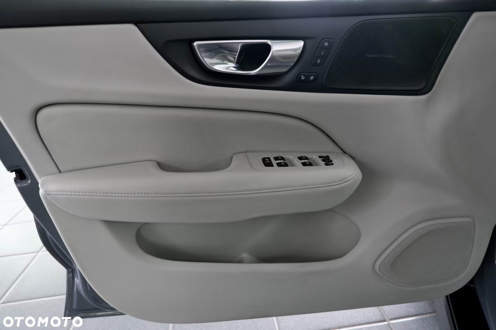 Volvo V60 Cross Country B4 D AWD Geartronic - 15