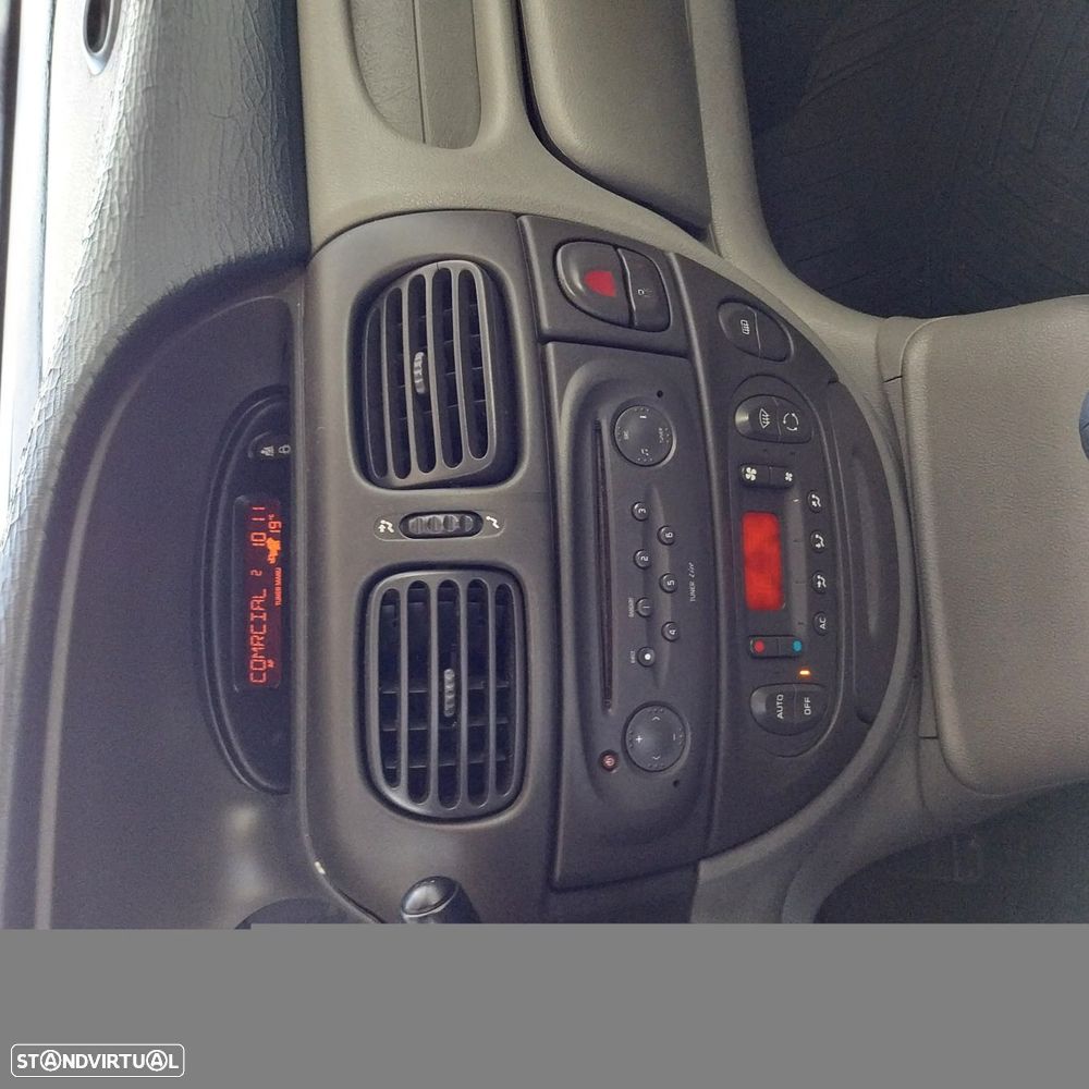 Renault Scénic 1.4 16V RTE - 16