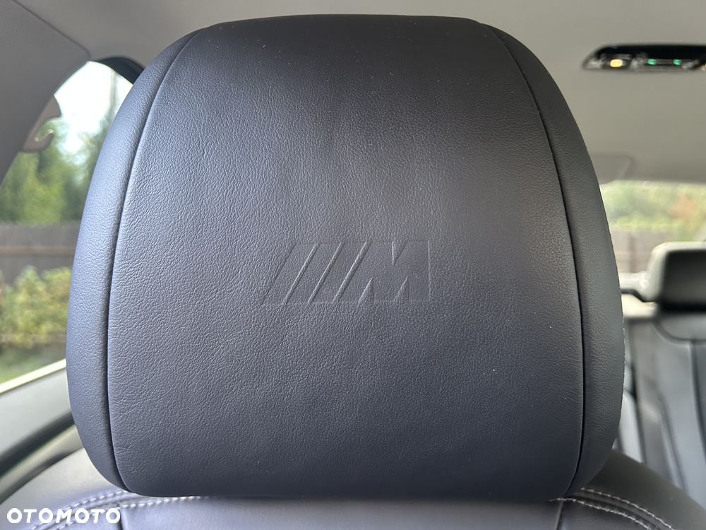 BMW Seria 5 520d Sport Line - 31