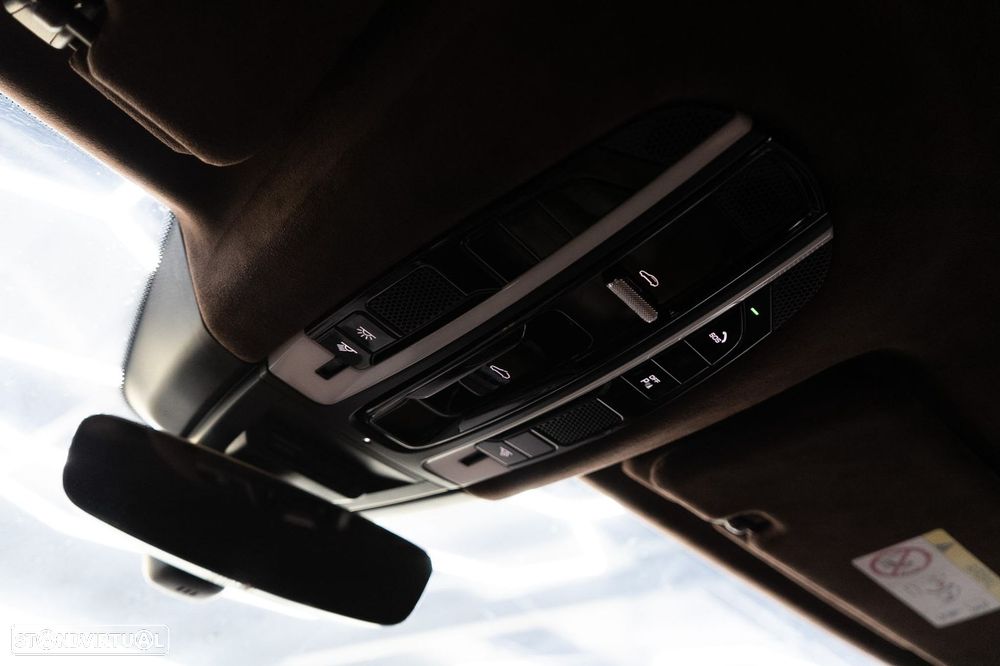 Porsche Cayenne Coupé E-Hybrid - 45