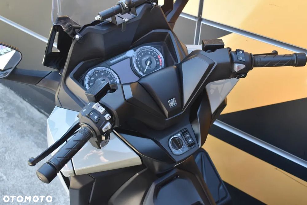 Honda NSS - 12