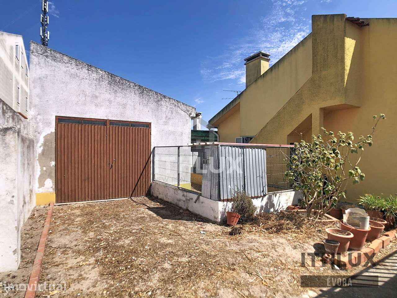 Moradia T2 com amplo terreno em Vendas Novas - Grande imagem: 2/25