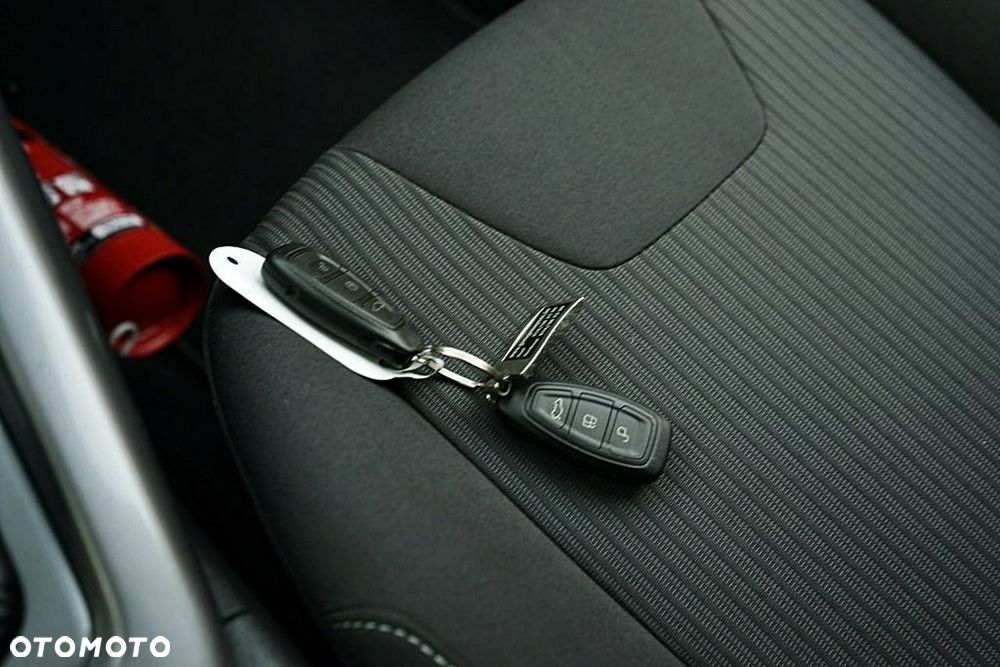 Ford Focus - 25