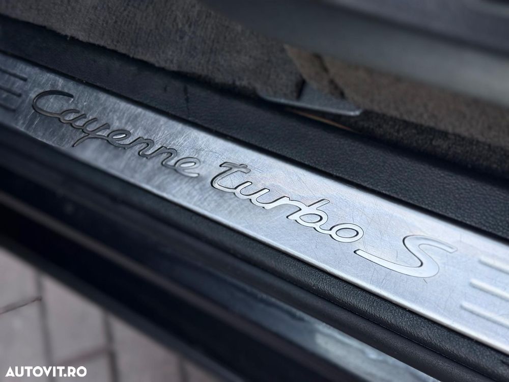 Porsche Cayenne Turbo S Aut - 9