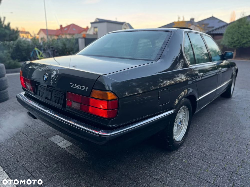 BMW Seria 7 750i - 13