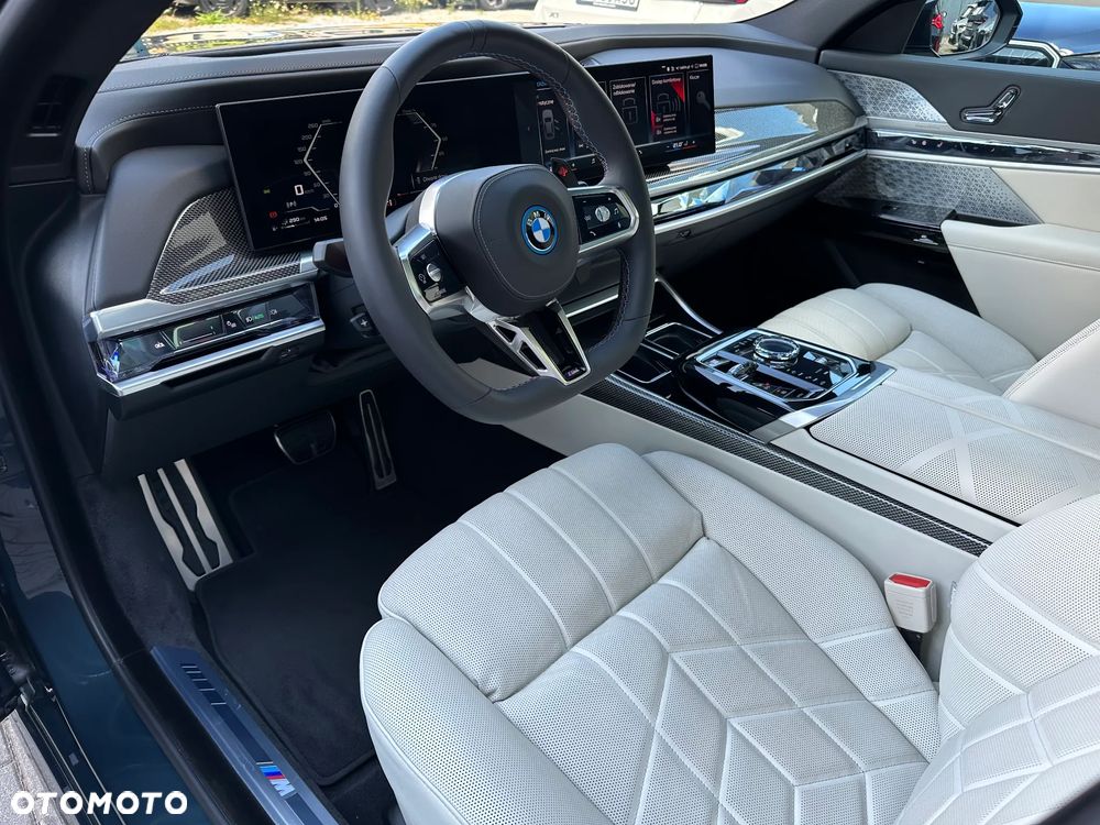 BMW Seria 7 M760e PHEV xDrive Individual Edition sport - 10