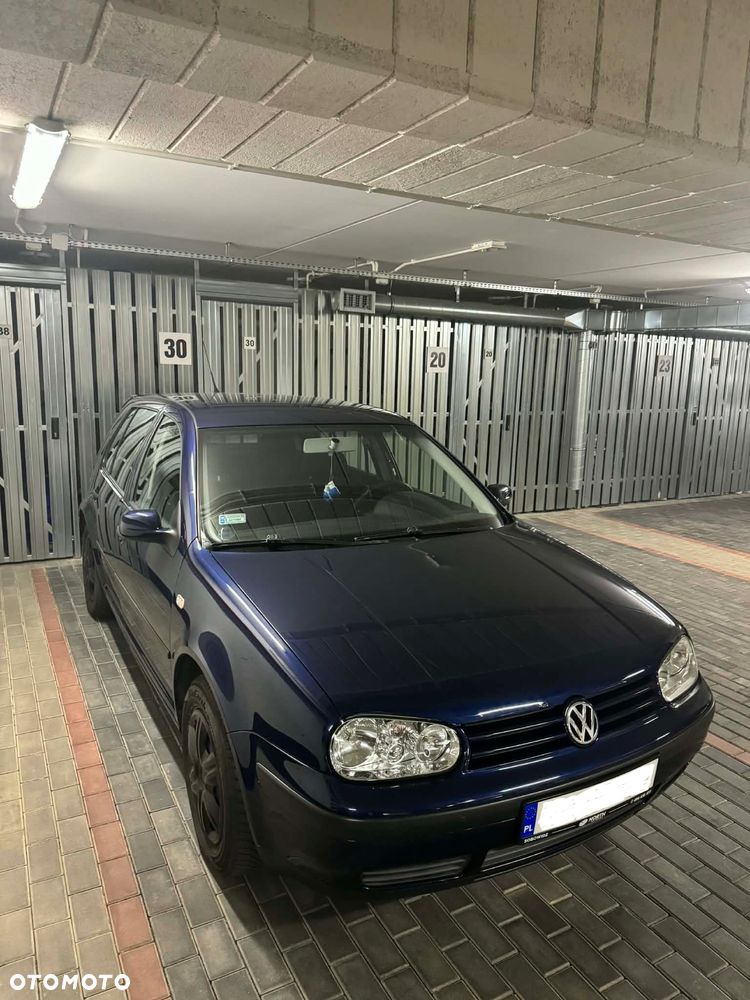 Volkswagen Golf - 2