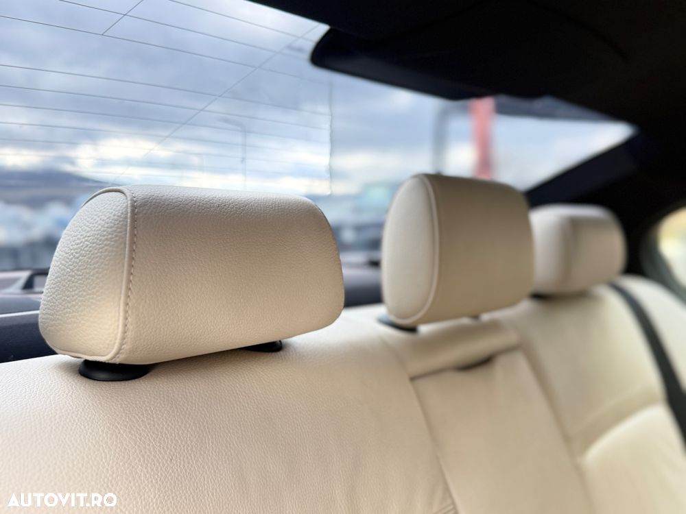 BMW Seria 3 318d DPF Touring Edition Exclusive - 29