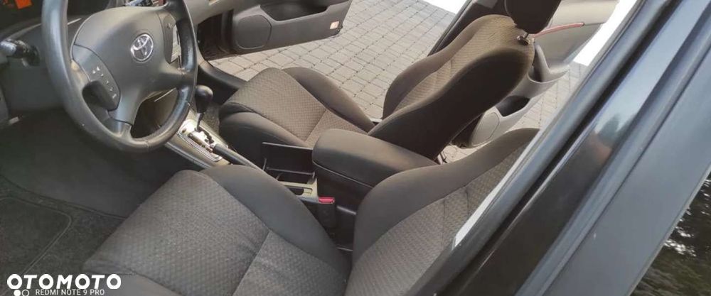 Toyota Avensis - 7
