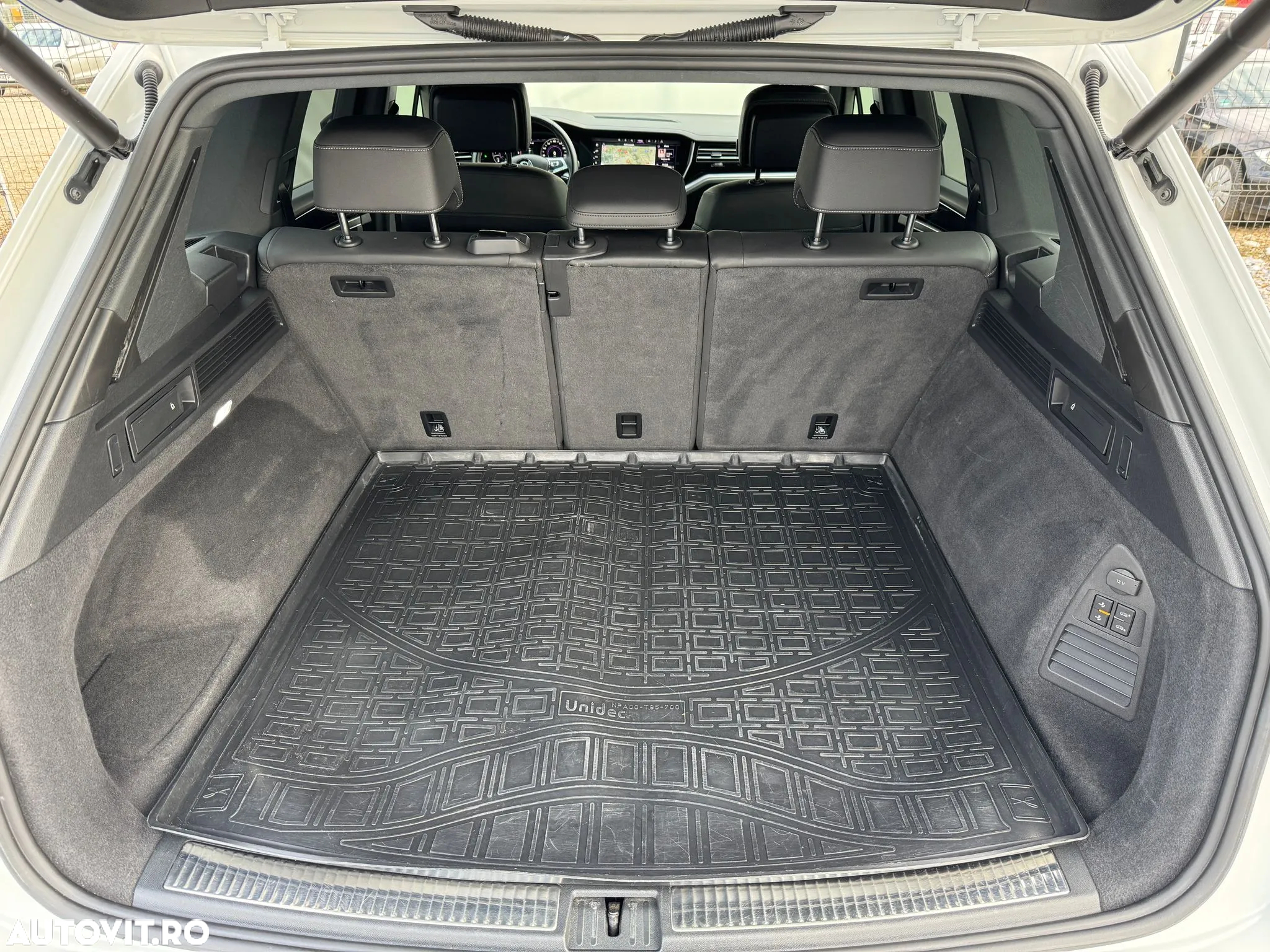 Volkswagen Touareg 3.0 V6 TDI 4Motion DPF Automatik R-Line - 29