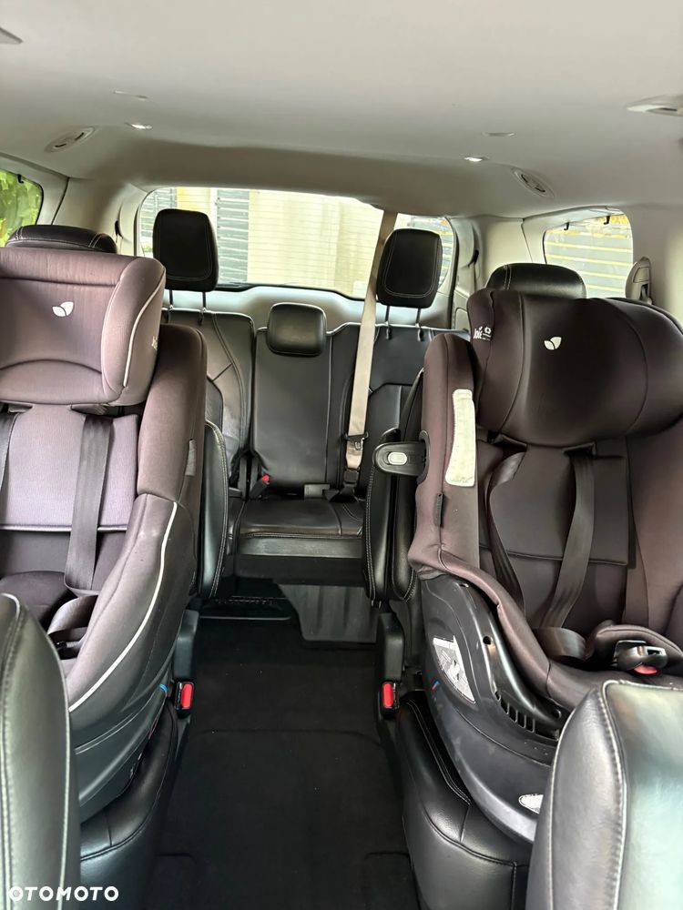 Chrysler Pacifica - 5
