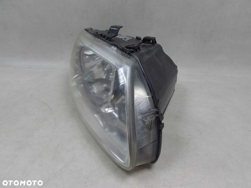 CHRYSLER GRAND VOYAGER IV 00-07 LAMPA REFLEKTOR PRZOD PRAWA UK - 2