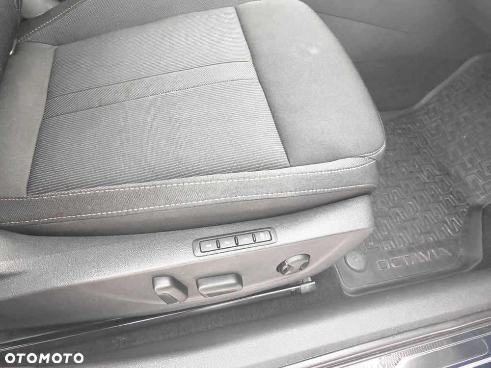 Skoda Octavia 2.0 TDI DSG First Edition - 33
