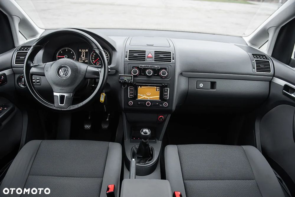 Volkswagen Touran 1.6 TDI DPF BlueMotion Technology Comfortline - 24