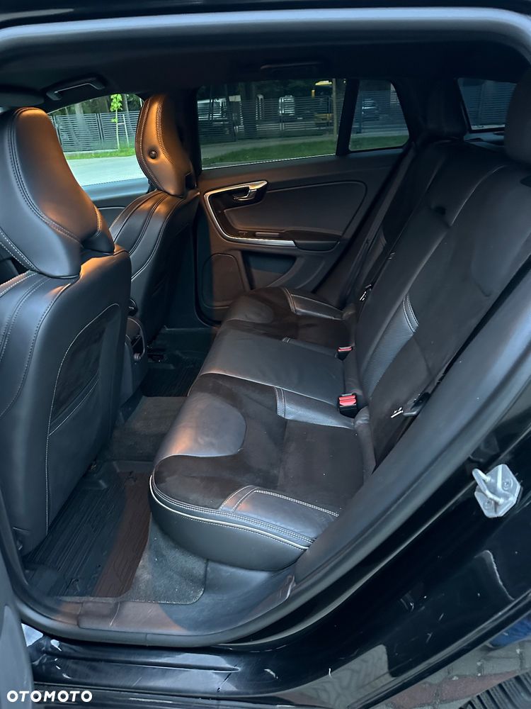Volvo V60 D5 Geartronic RDesign - 17