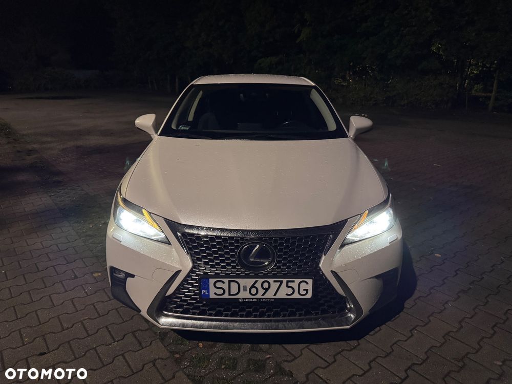 Lexus CT - 22