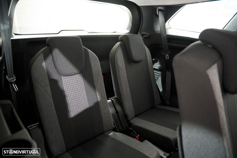 Peugeot 5008 1.2 PureTech Allure EAT8 - 13