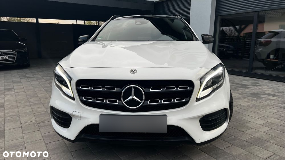 Mercedes-Benz GLA 200 7G-DCT AMG Line - 2