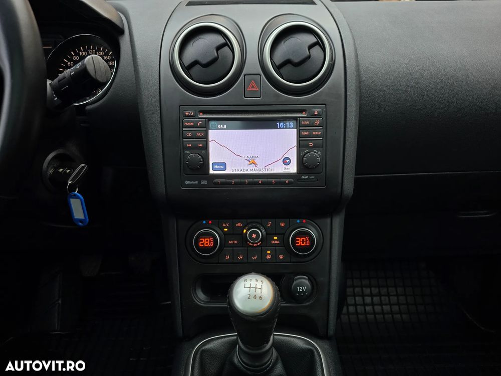 Nissan Qashqai 1.6 dCi DPF tekna - 16