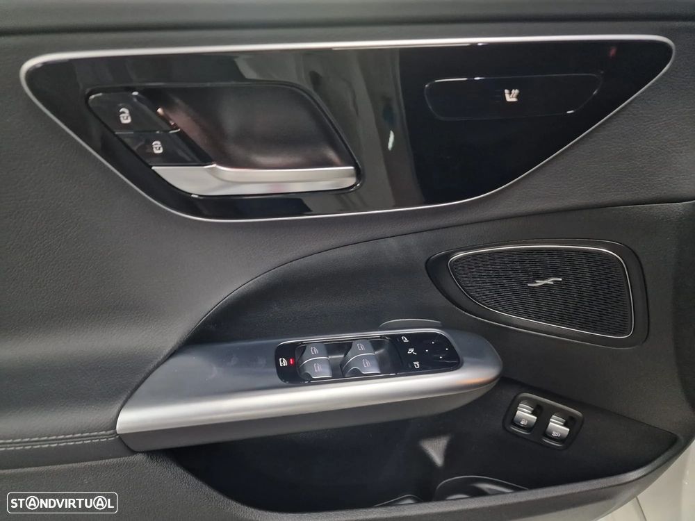 Mercedes-Benz C 300 e AMG Line - 24