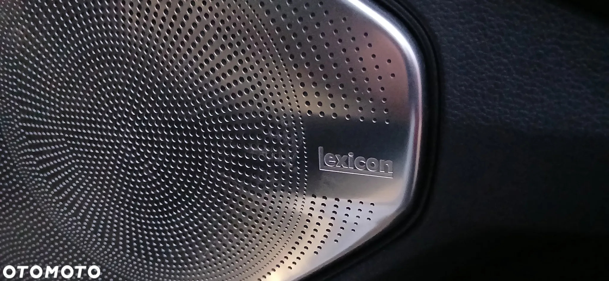Genesis G90 - 22