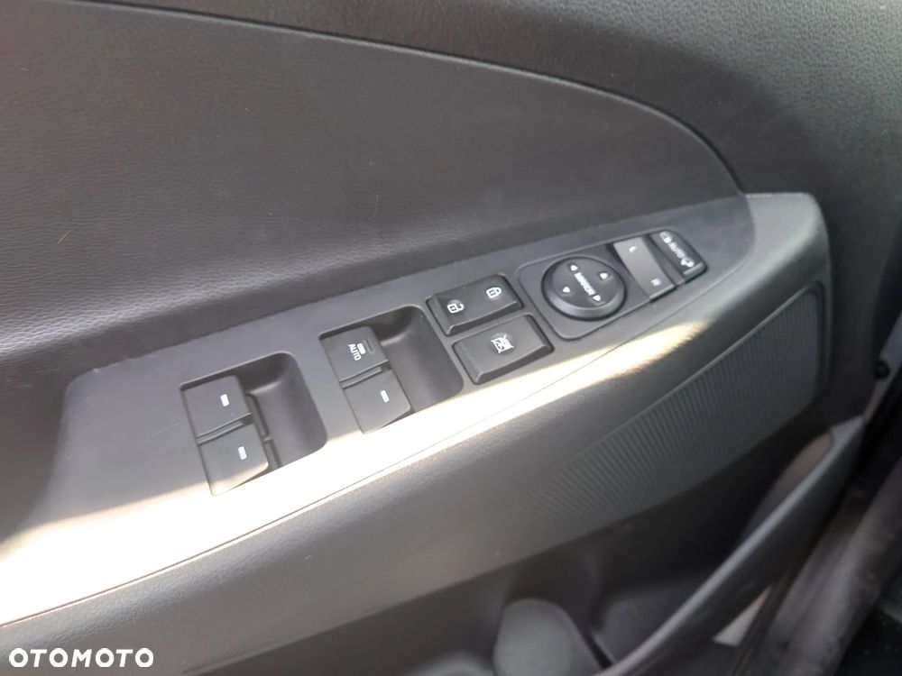 Hyundai Tucson 1.7 CRDI BlueDrive Style 2WD - 12