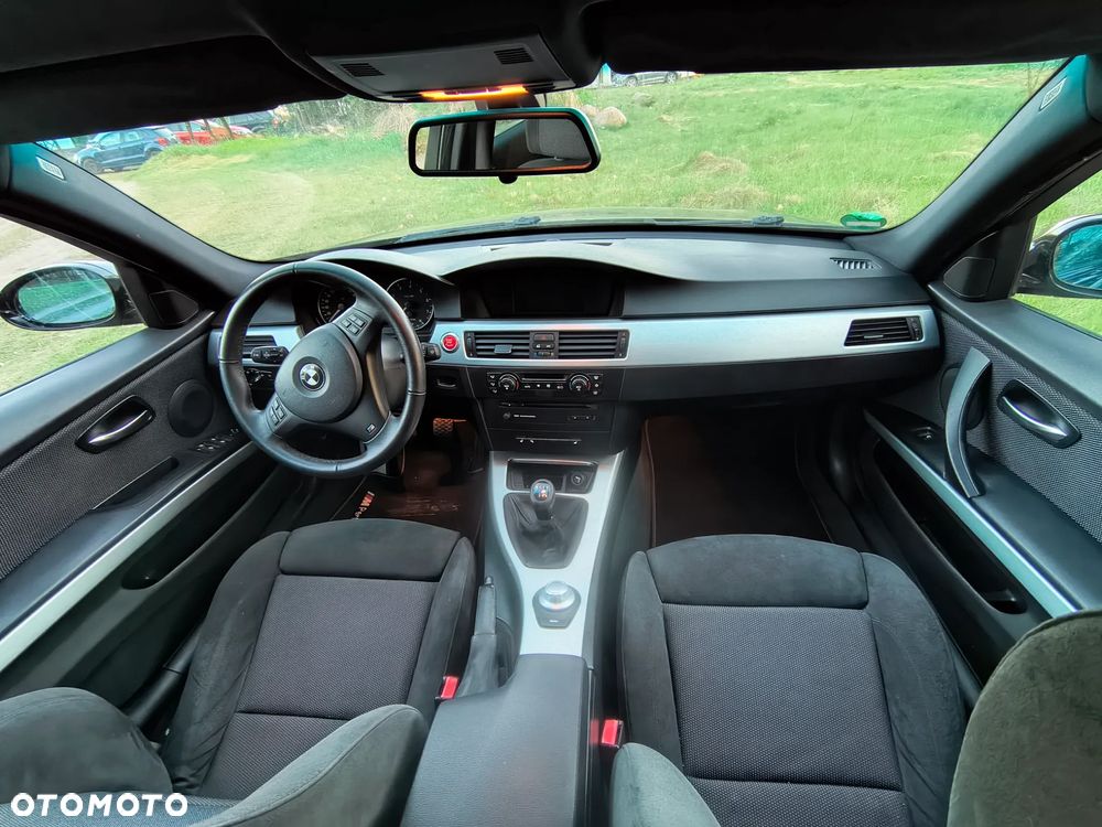 BMW Seria 3 325i - 13
