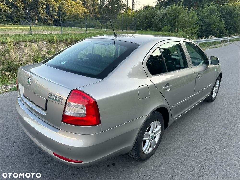 Skoda Octavia 1.6 TDI Active - 10