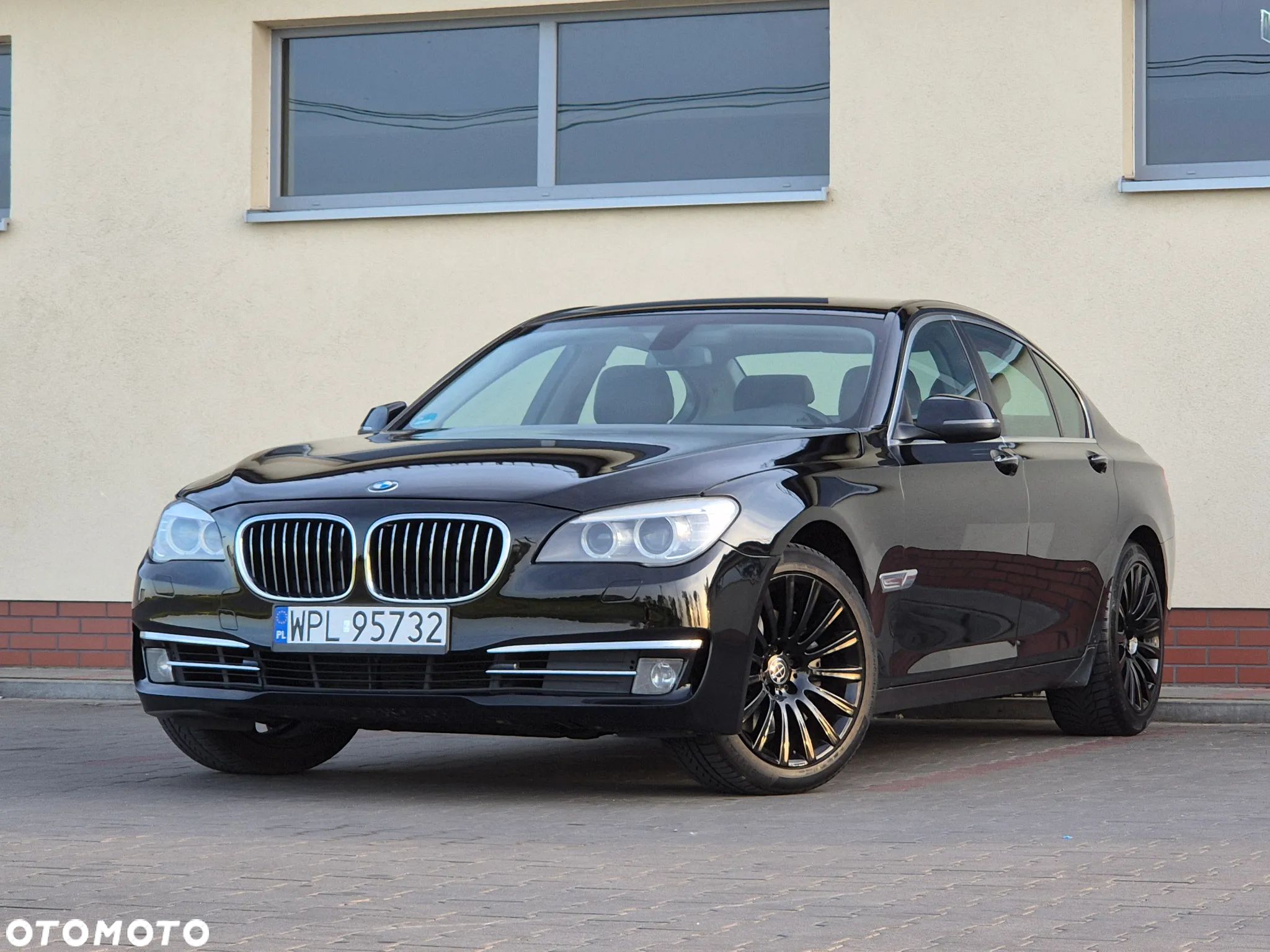 BMW Seria 7 740i - 1