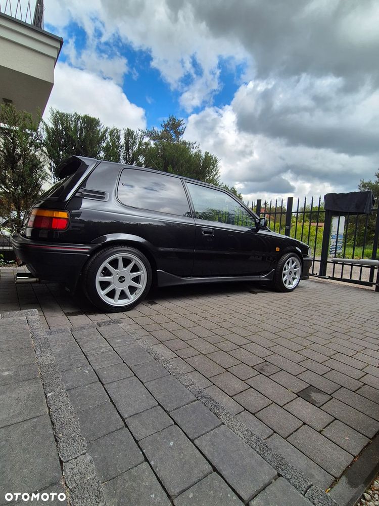 Toyota Corolla - 40