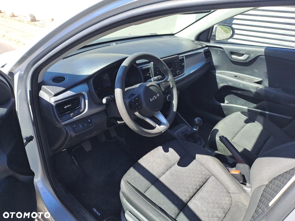 Kia Rio 1.2 L - 7